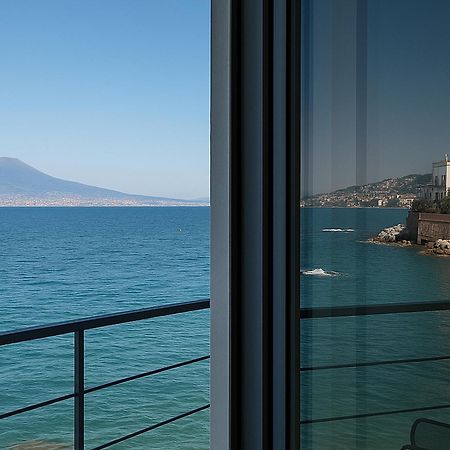 La Casa Sull' Acqua Apartment Napoli Bagian luar foto