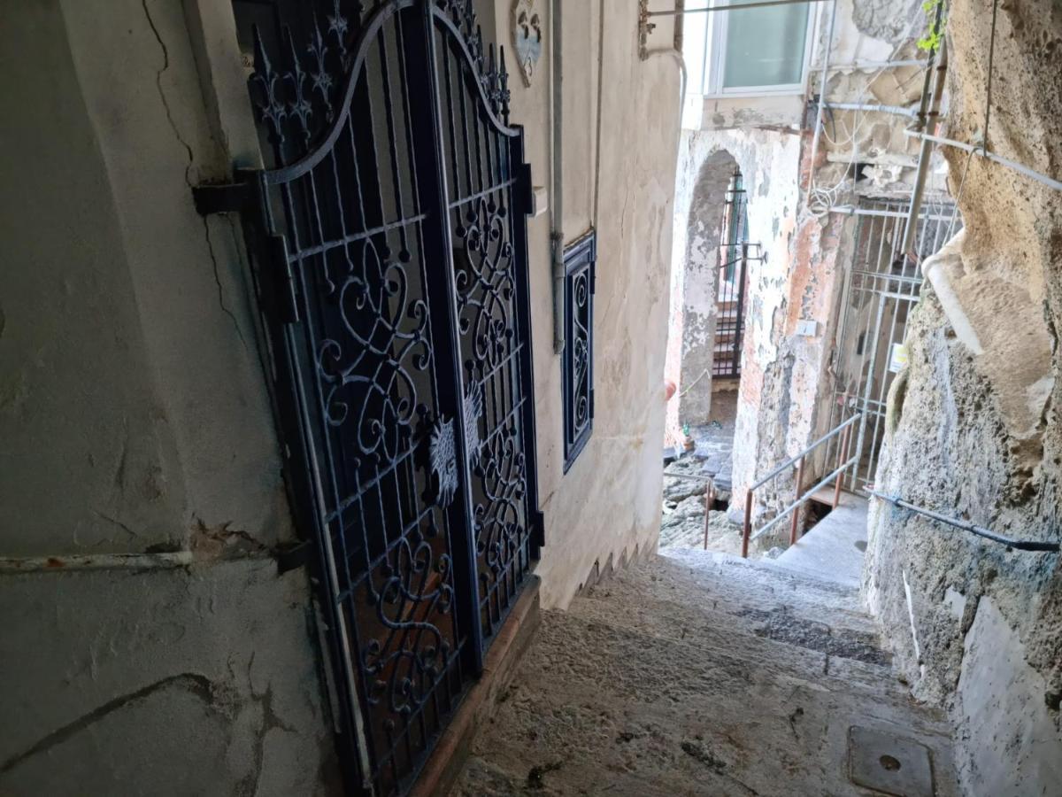 La Casa Sull' Acqua Apartment Napoli Bagian luar foto